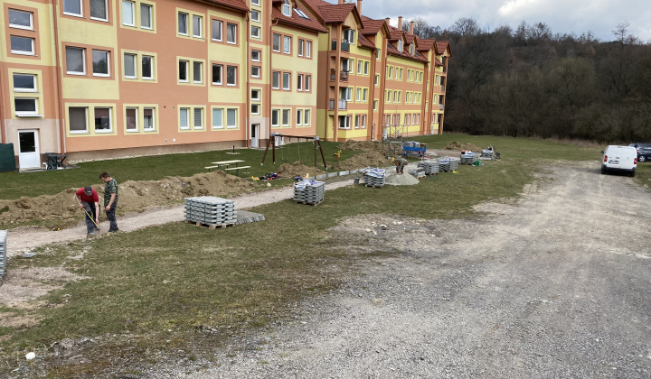 1. fotografia fotogalérie Projekty / „Náučný chodník Kocurany – rekonštrukcia stanovišťa č. 2 Nižovec  - foto