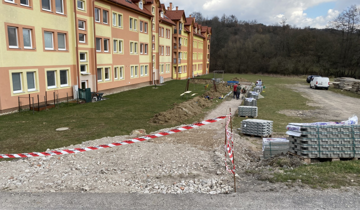 2. fotografia fotogalérie Projekty / „Náučný chodník Kocurany – rekonštrukcia stanovišťa č. 2 Nižovec  - foto