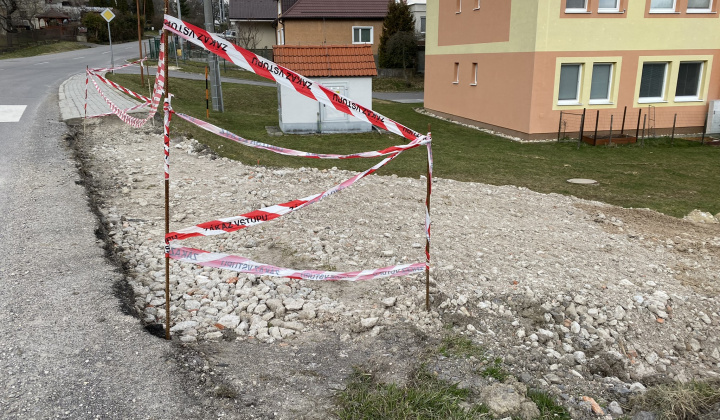 3. fotografia fotogalérie Projekty / „Náučný chodník Kocurany – rekonštrukcia stanovišťa č. 2 Nižovec  - foto