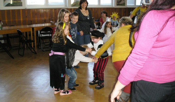 7. fotografia fotogalérie Kultúra a šport / Detský karneval masiek