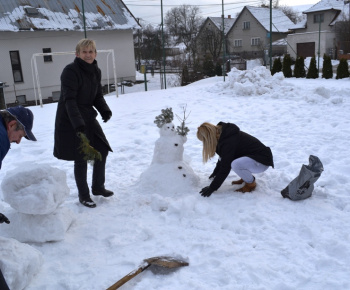 Kultúra a šport / Stavanie snehuliakov 2013